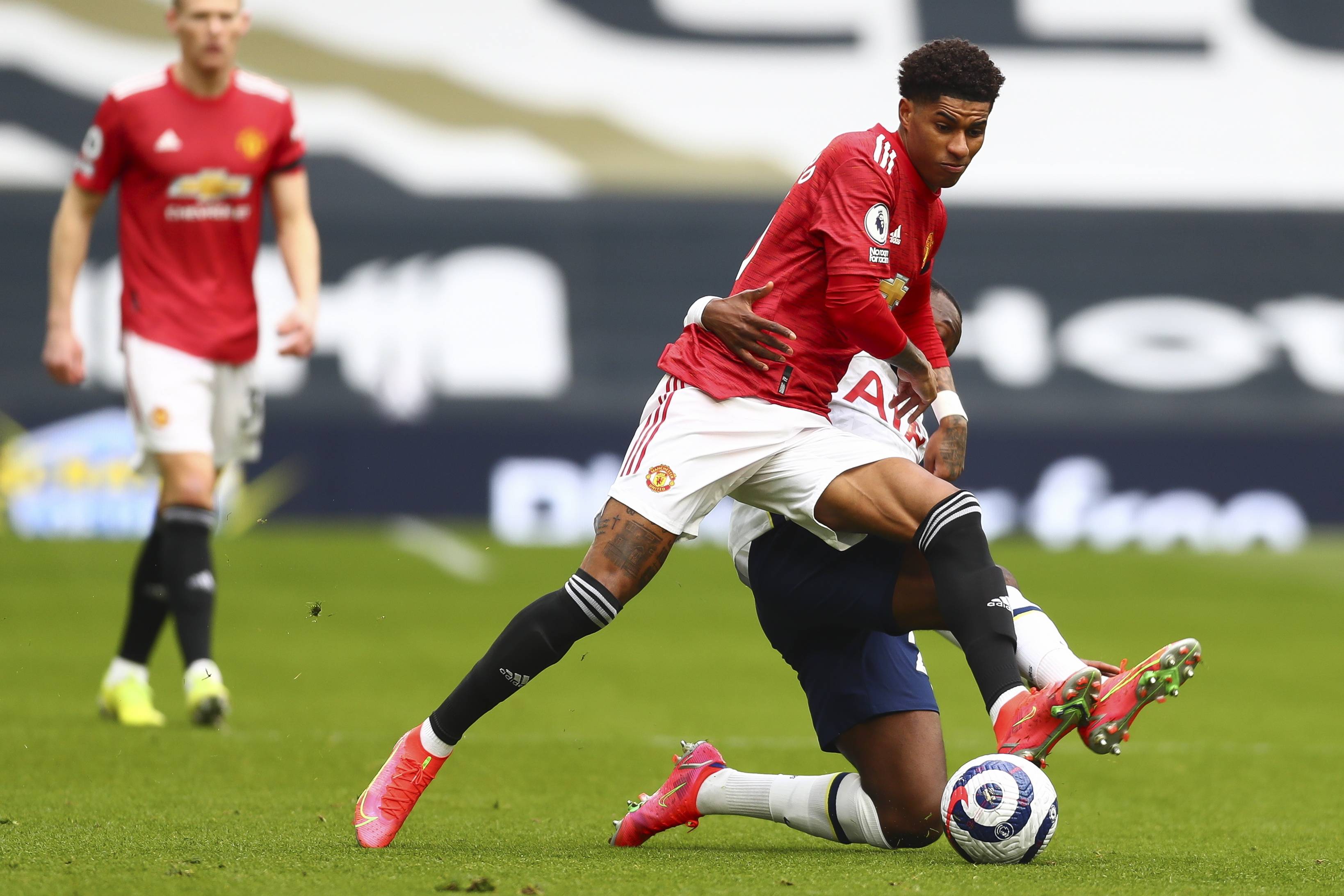 滕哈赫對比 滕哈赫對比